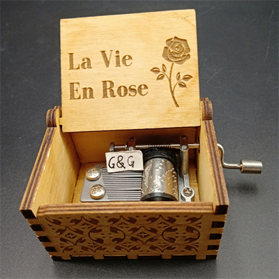La Vie en Rose Series 02