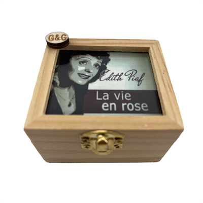 La Vie en Rose Series 06